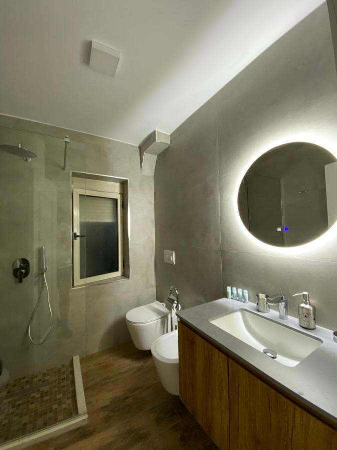 Lucas Downtown Apartment Tirana Bagian luar foto