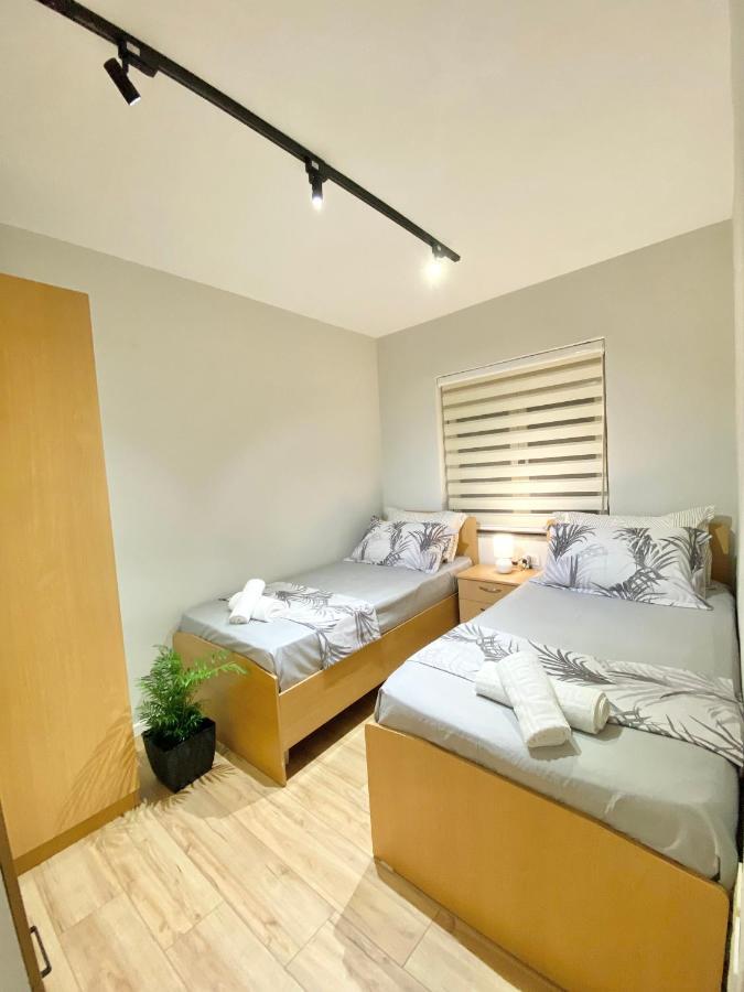 Lucas Downtown Apartment Tirana Bagian luar foto